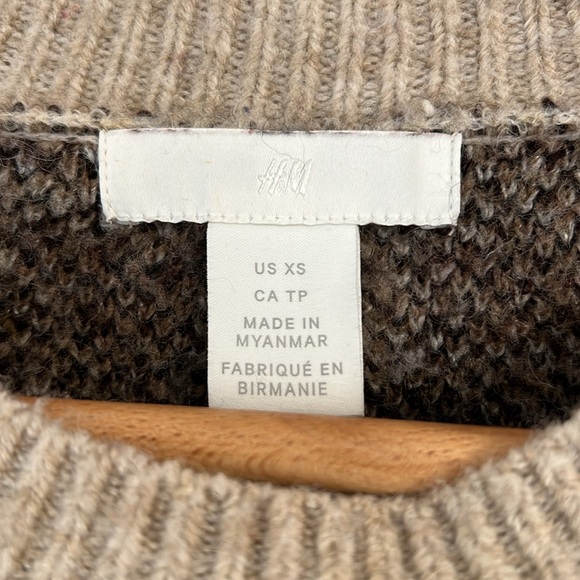 Leopard print sweater, animal, print sweater, cheetah, print sweater - Picture 2 of 6